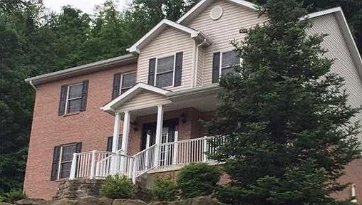 1st image of 827 Stonebridge Dr