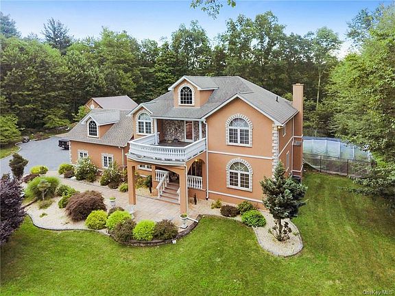 2nd image of 23 Fox Hill Ct