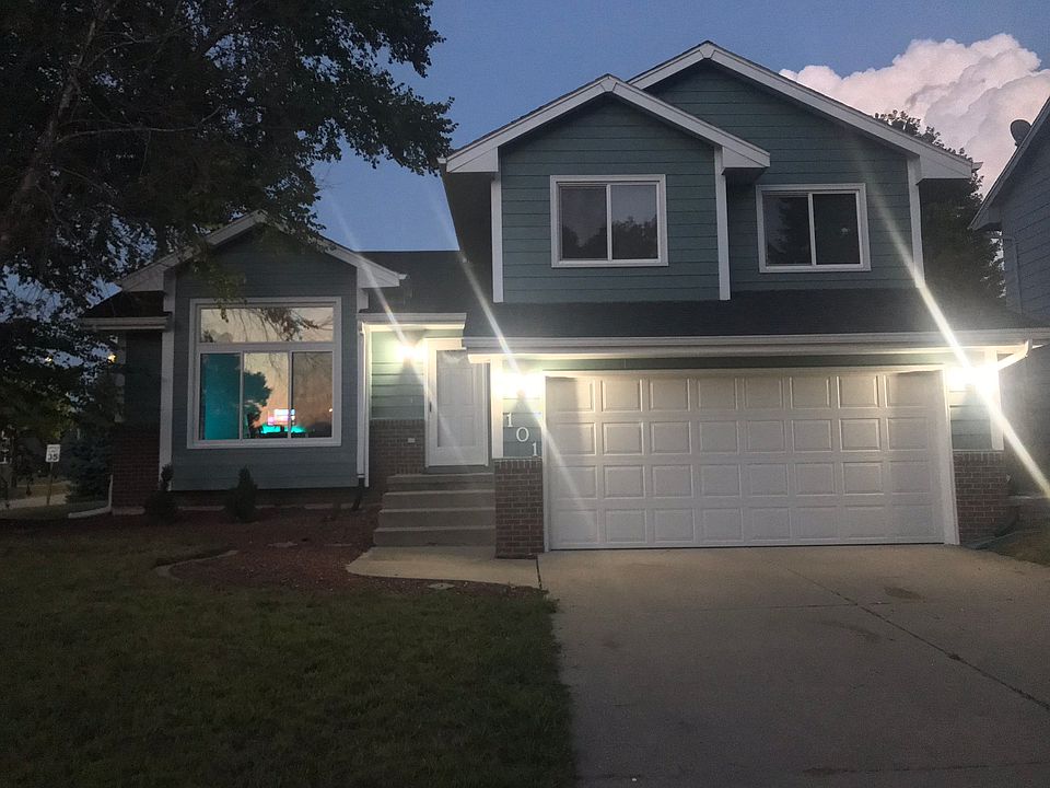 1st image of 101 SW Countrywood Ln