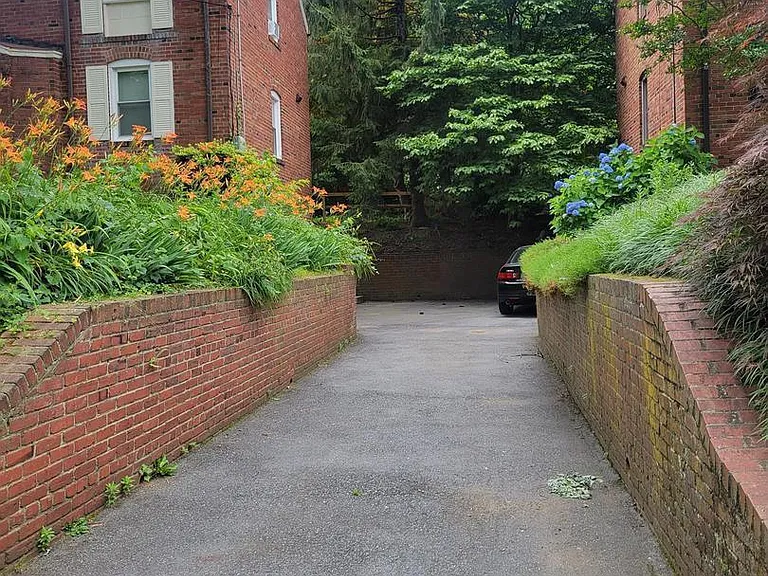 8404 Cedar St — Photo 2