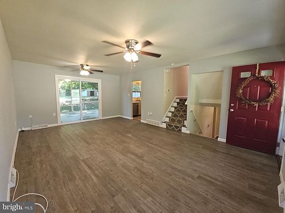 3rd image of 41 N Park Dr
