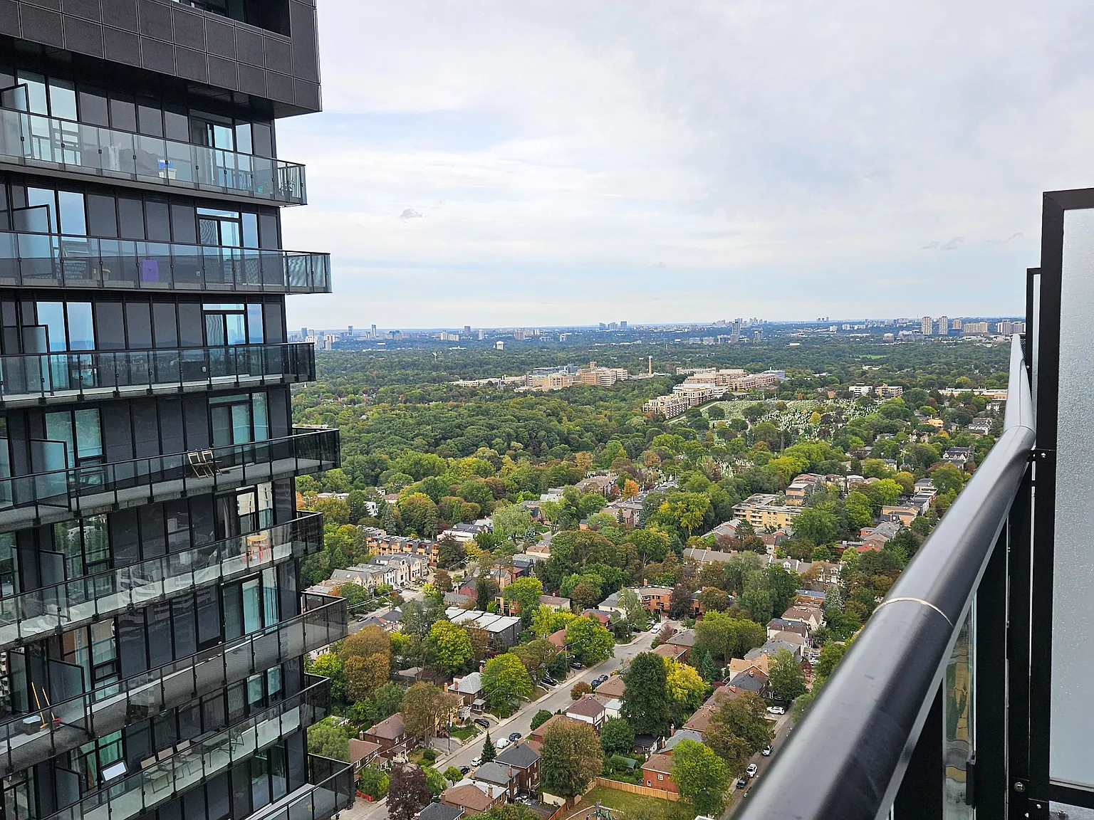 Line 5 South Tower — Photo 1