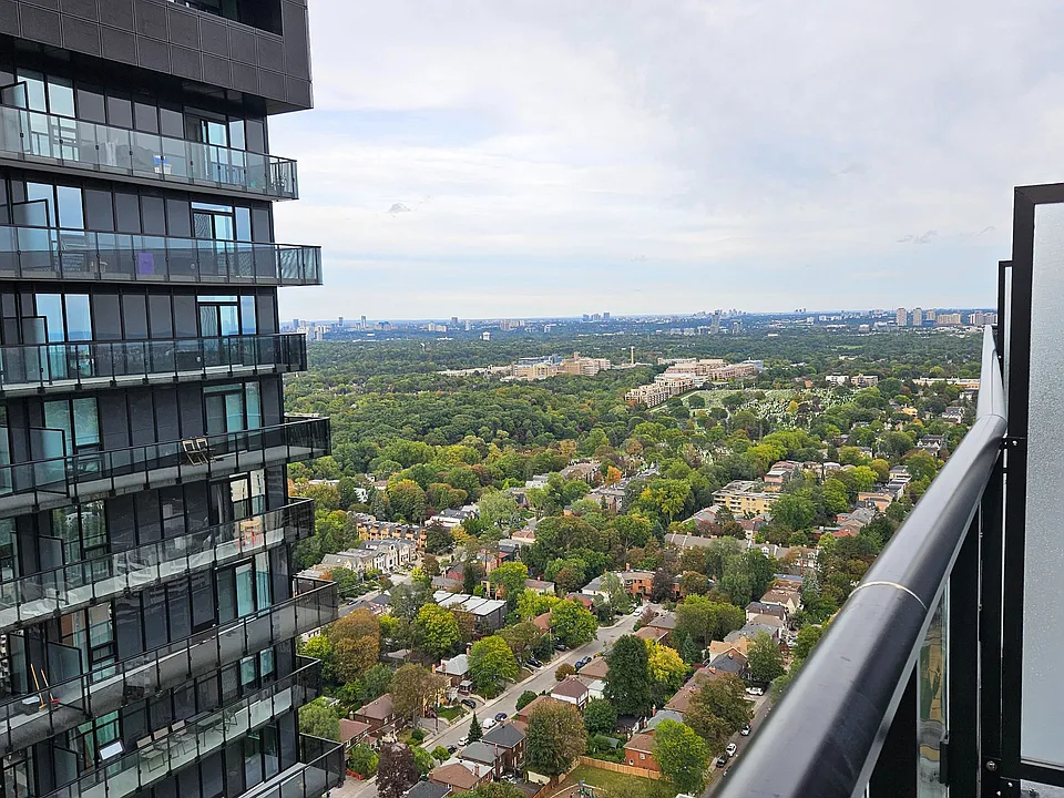 127 Broadway Ave #3607