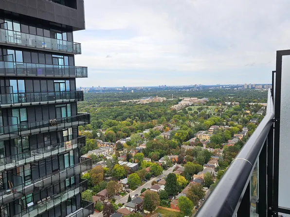 127 Broadway Ave, Toronto, ON
