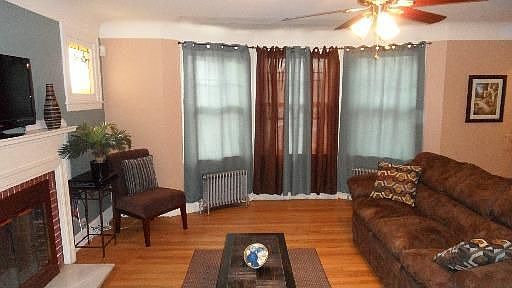 3rd image of 6826 W Dickens Ave