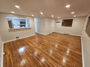 1606 Greentree Rd, Pittsburgh, PA 15220