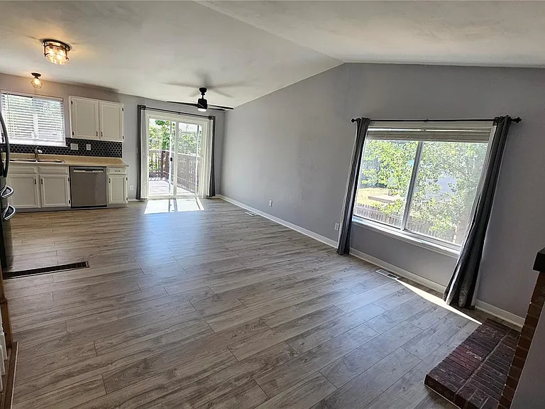 4244 S Bahama St — Photo 4