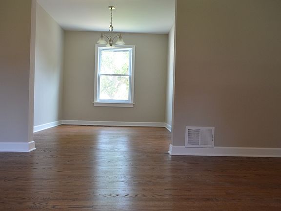 4th image of 1763 Stockton Ave