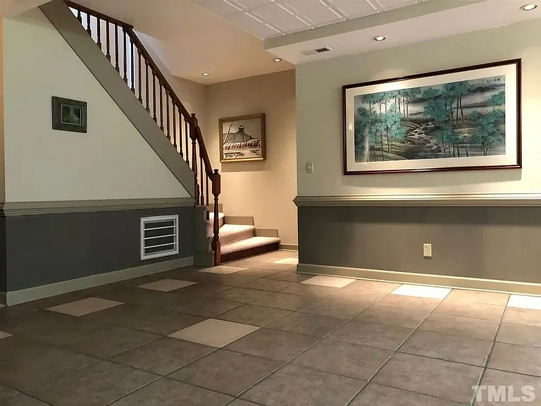 1010 Kingsway Dr — Photo 16