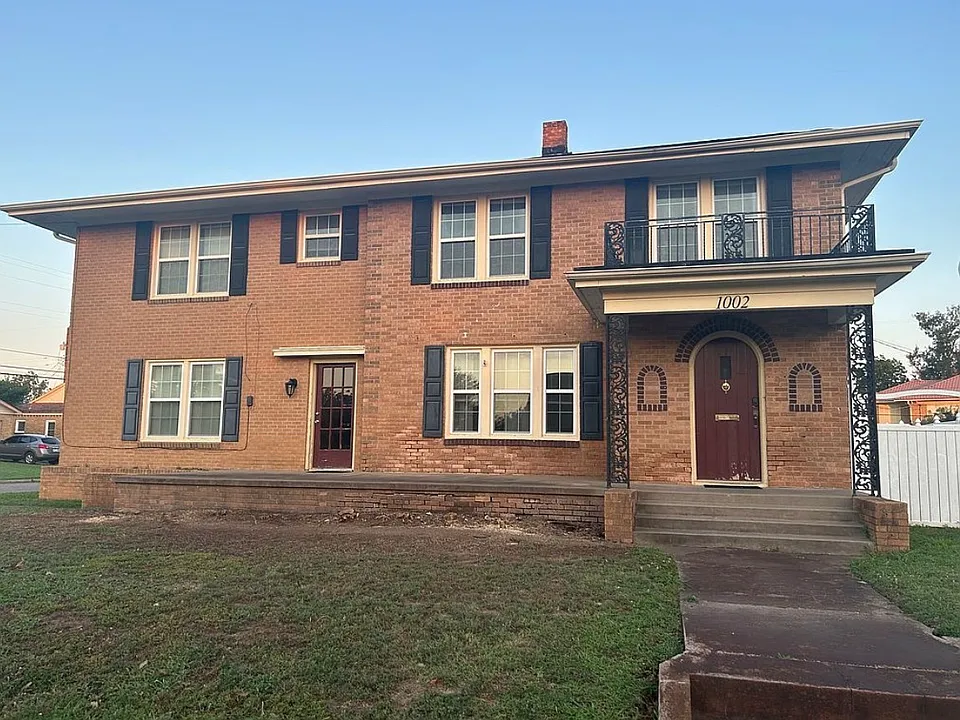 1002 N Jefferson Pl