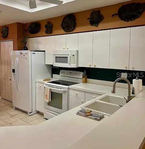9611 Castle Point Dr #916 — Photo 9
