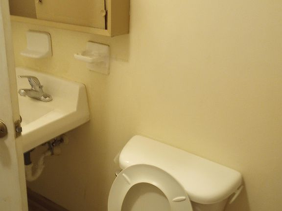 2nd image of 458 Seminole Dr #1