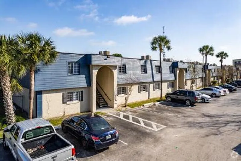 3 bed, 2.0 bath, $1,400 — Photo 2