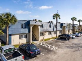 5319 Sumerset St