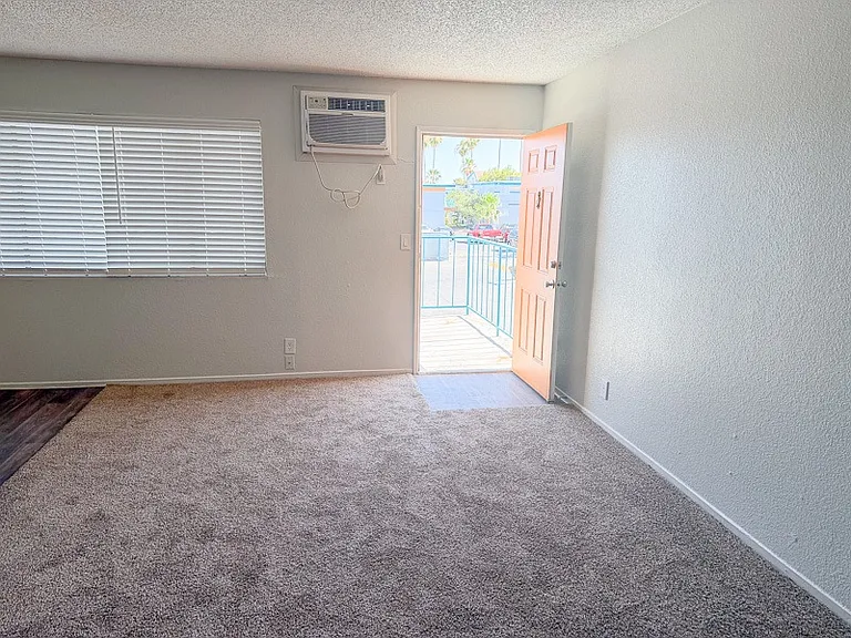 Fifteen 50 Apartments — Photo 29