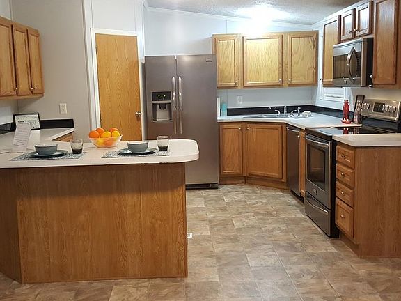 5th image of 430 Red Oak Dr