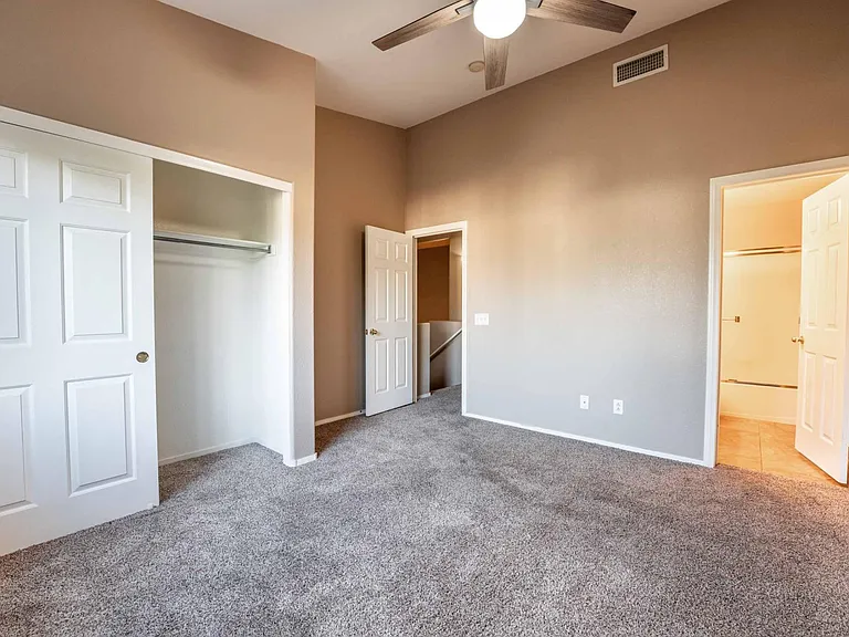 2000 Quartz Cliff St #104 — Photo 19