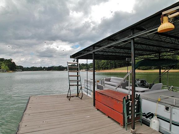 2nd image of 2938 Waterford Dr