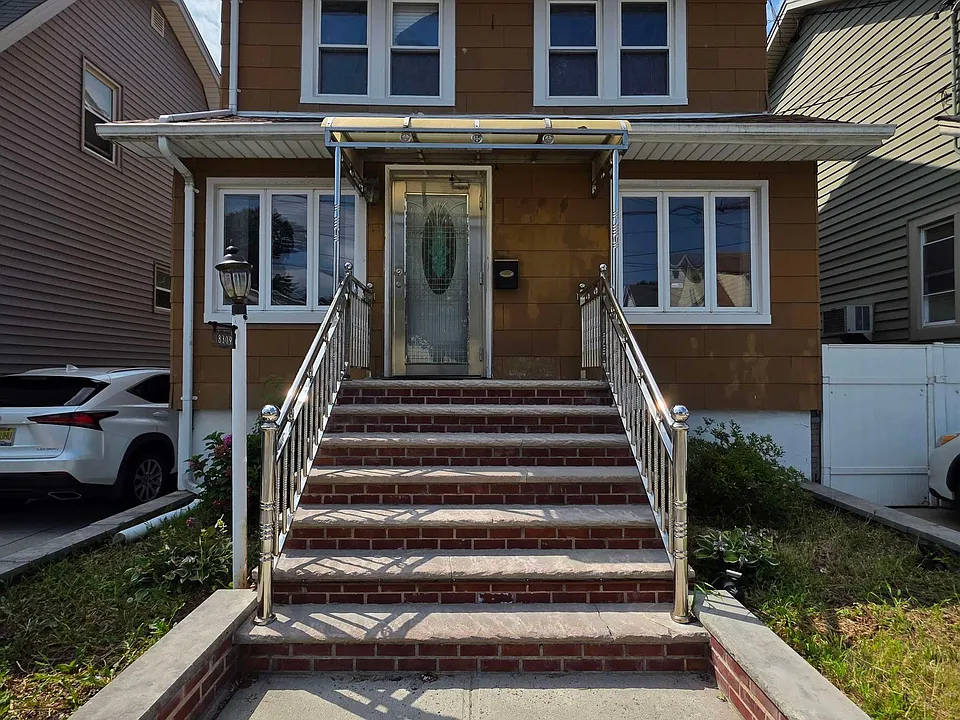 8309 Grand Ave