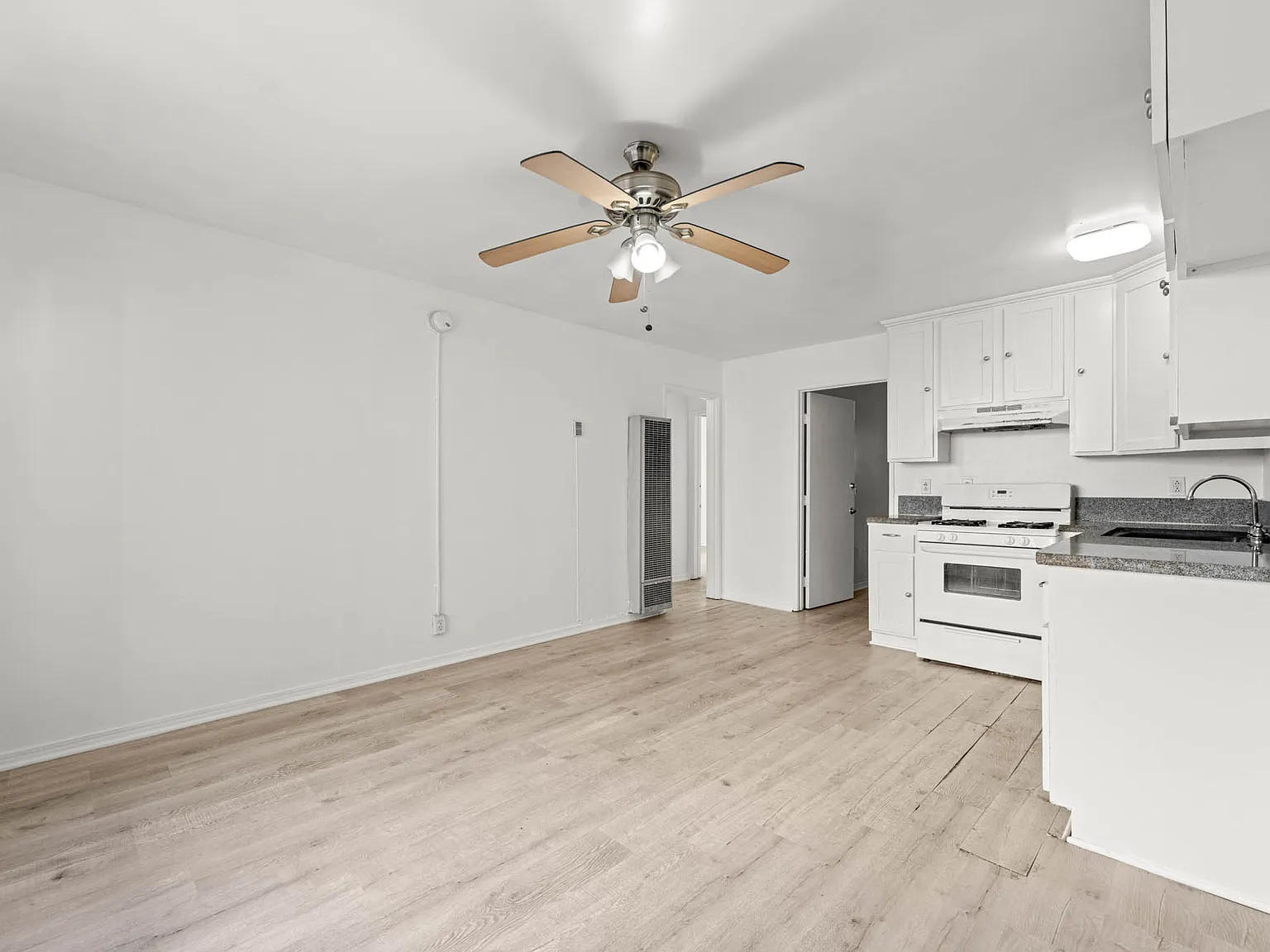 1204 W 24th St — Photo 3