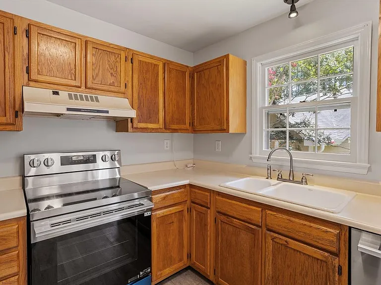 302 Wax Myrtle Ct — Photo 22