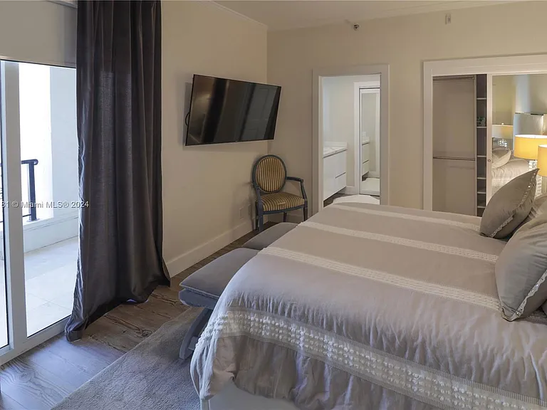 2235 Fisher Island Dr — Photo 15