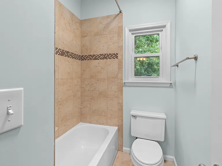 380 Belmont Chase Ct — Photo 35