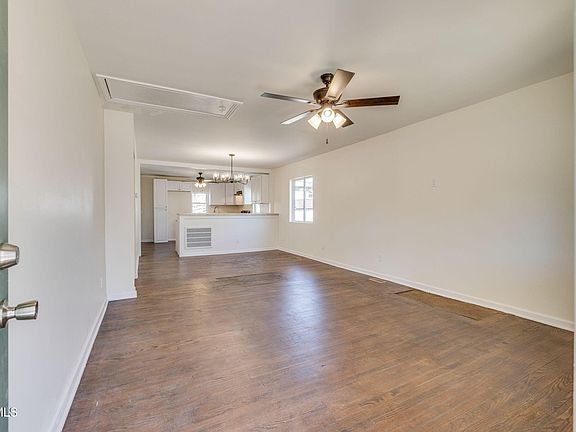4th image of 205 Glen Ave