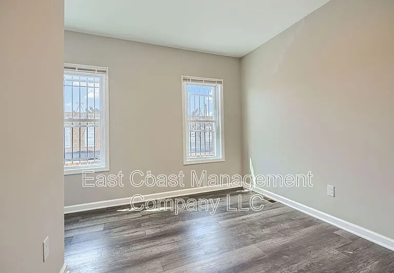 2408 Llewelyn Ave — Photo 14