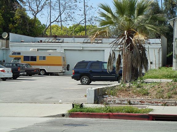 3rd image of 745 N Orange Grove Blvd