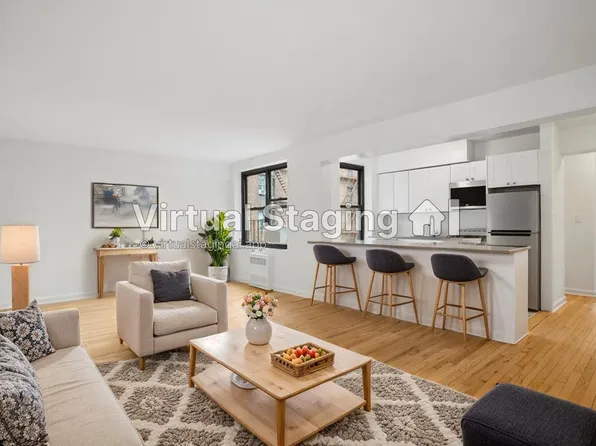 4489 Broadway 5E image 3 of 11