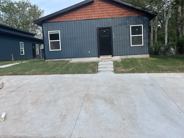 210 S 3rd St #A, Benton, AR 72015