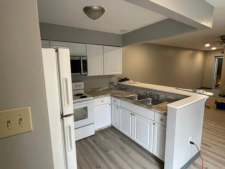 5302 Butler St #2 — Photo 6