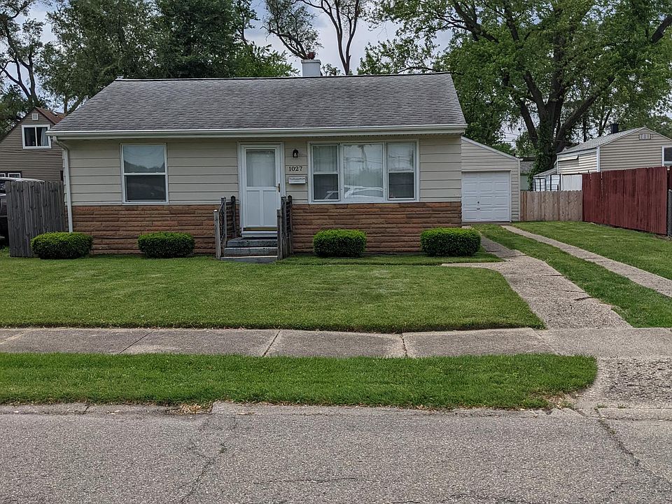 Front view of home.