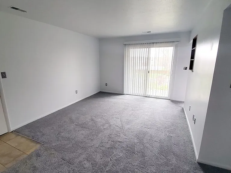 Sugarbush Apartments — Photo 110
