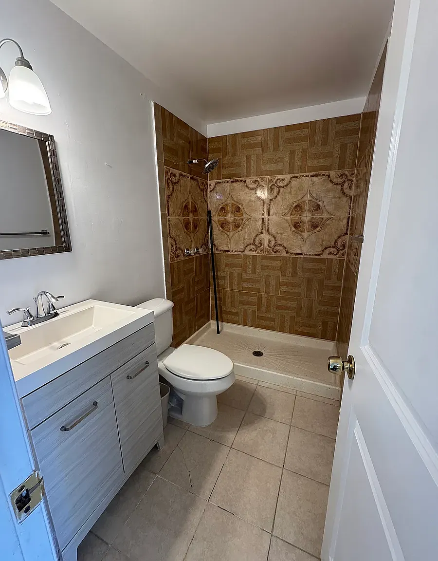 Studio, 400 sqft, $1,300 — Photo 2