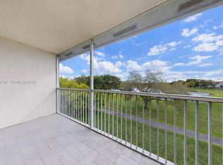 New Hamptom, Pembroke Pines, FL 33027