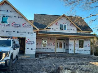 121 Rolling Water Ln, Swansboro, NC 28584