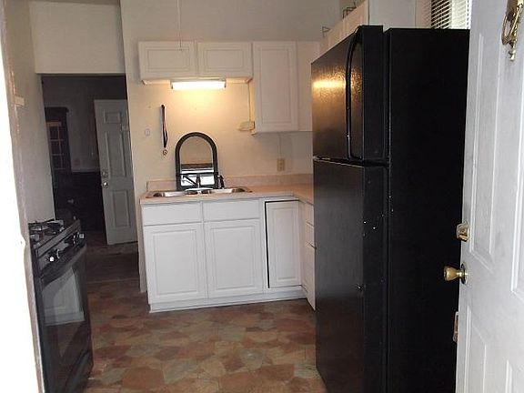 5th image of 1426 Newton Ave N