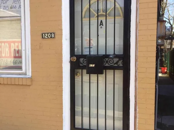 1208 Carl Miller Blvd, Camden, NJ 08104