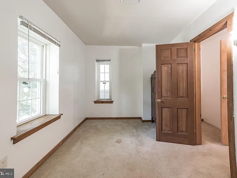 800 E Cathedral Rd #2 — Photo 18