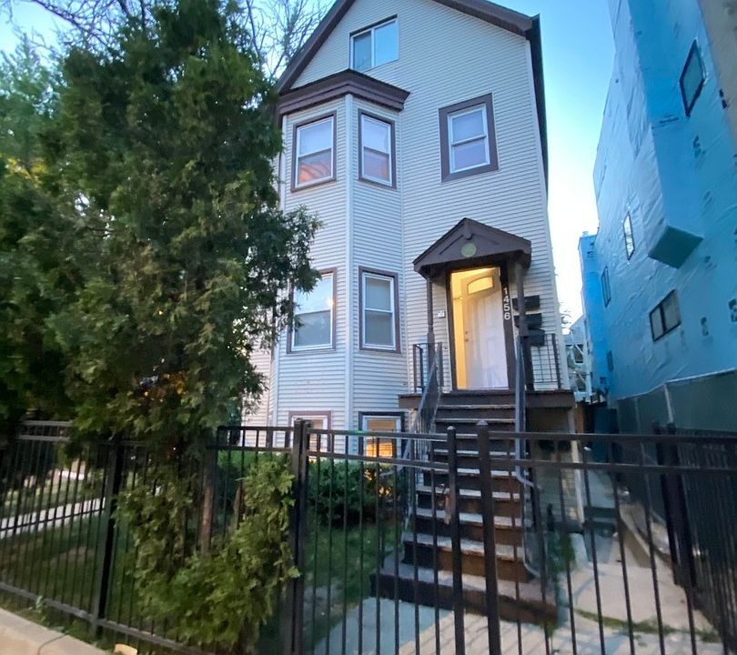 1st image of 1456 W Diversey Pkwy #1