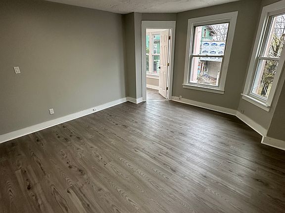 5th image of 73 Frank St #2D