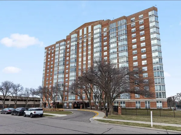 250 E Harbortown Dr, Detroit, MI