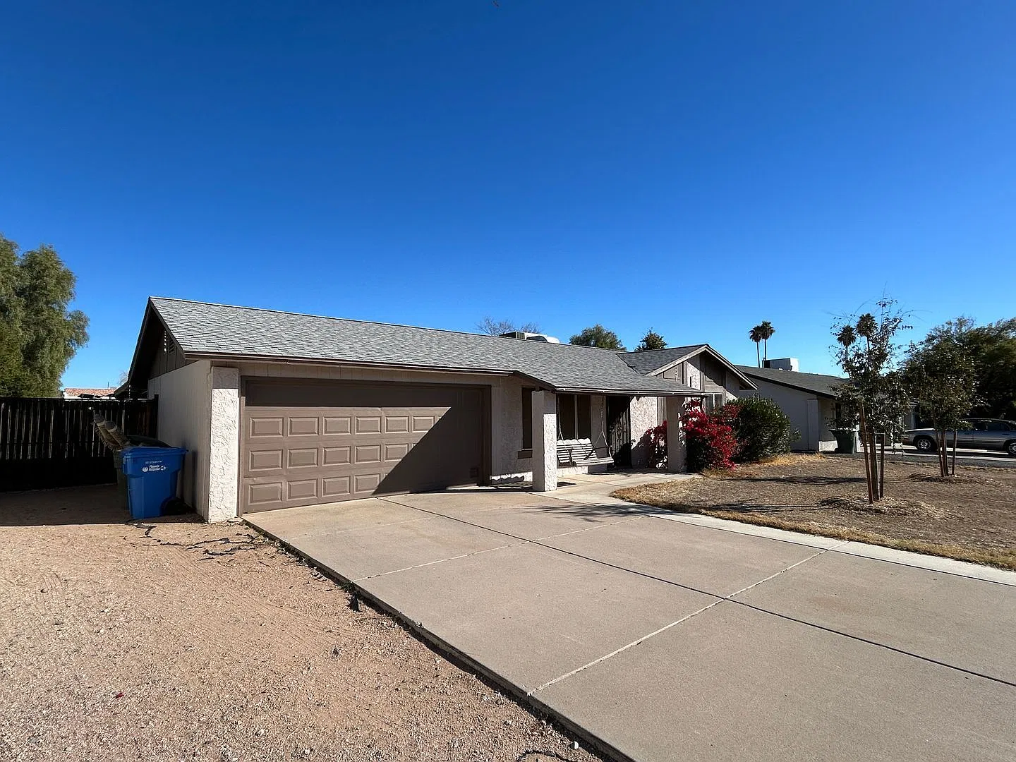 3 bed, 2.0 bath, 1304 sqft, $2,050 — Photo 2