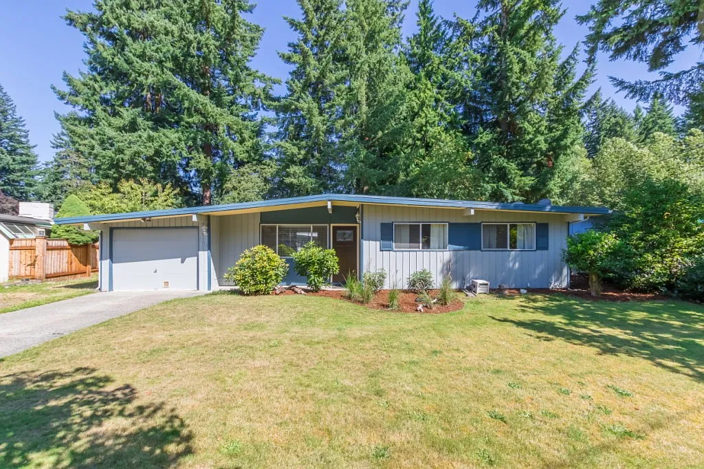 1610 165th Ave NE photo 1
