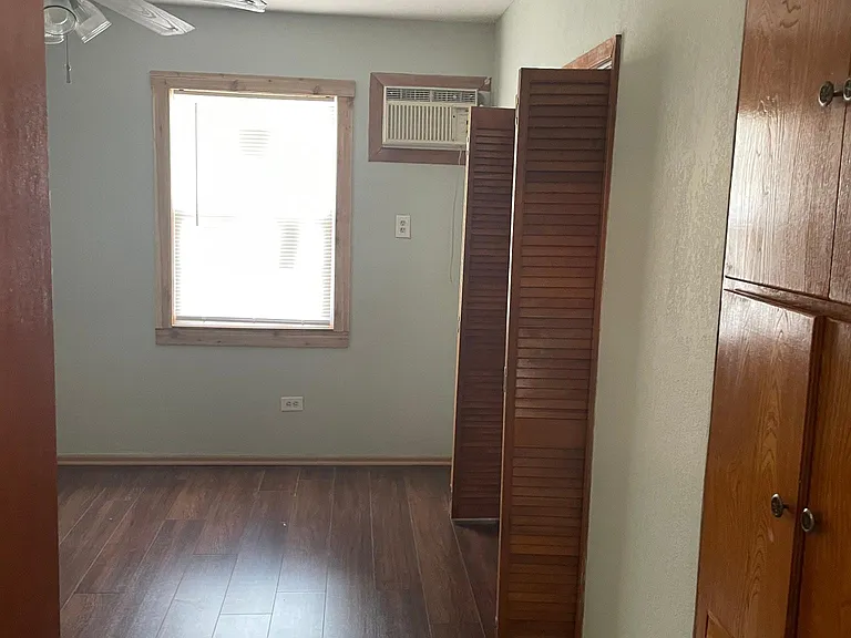 141 W Dickson Ave — Photo 8