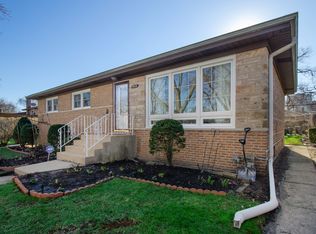 9514 Kilbourn Ave, Skokie, IL 60076