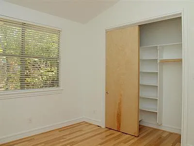 4605 Avenue B — Photo 5