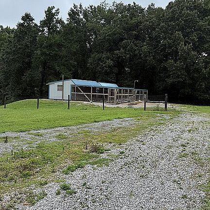4th image of 1633 Squire Lyles Rd